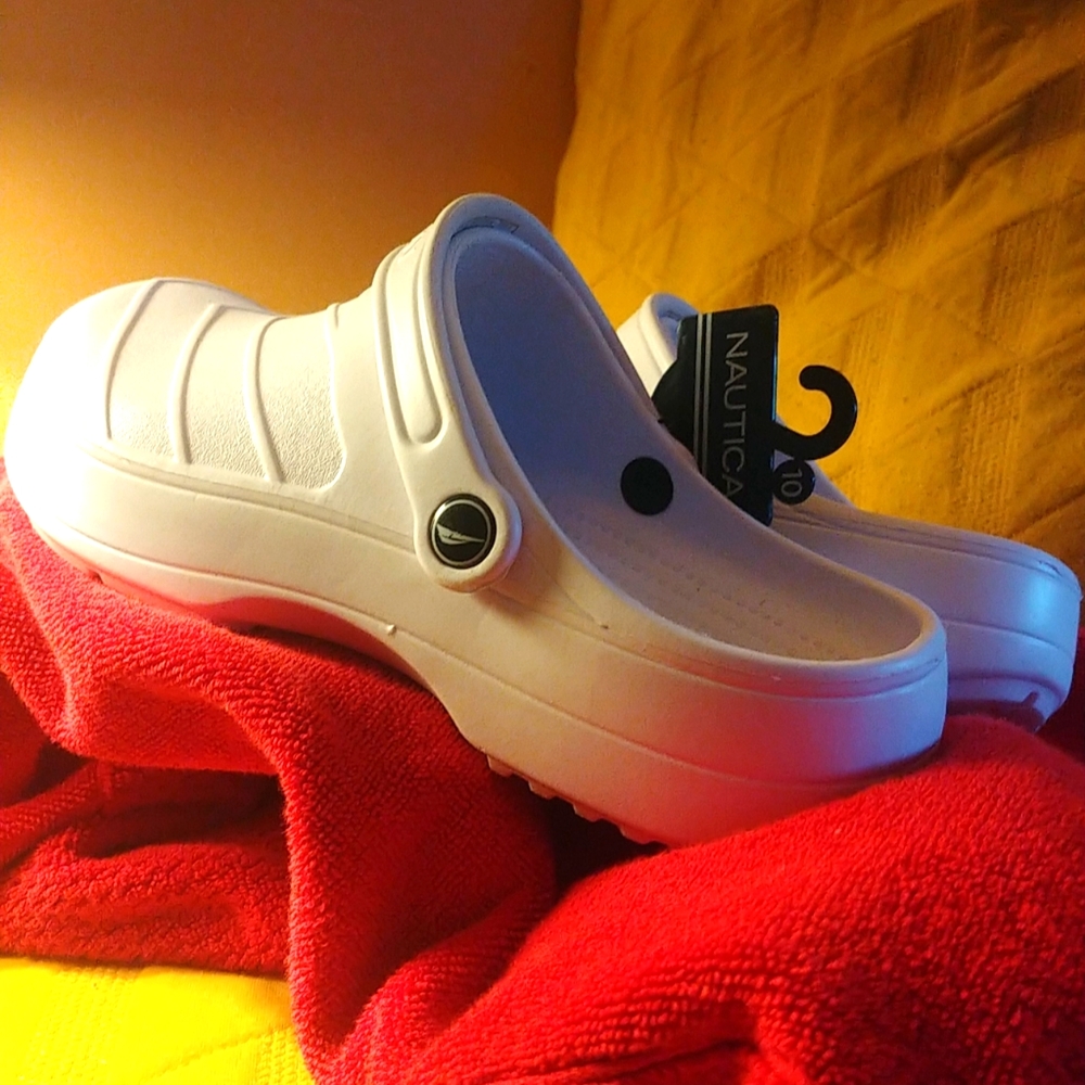 Crocs Size 8 Men/Size 10 Wemens